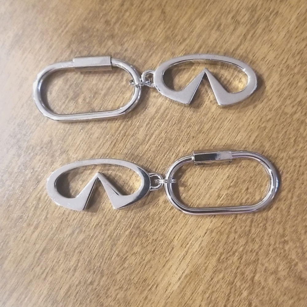 2 Infiniti Logo Keychains - Picture 2 of 3